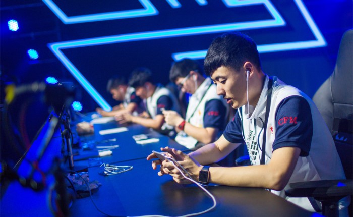 的双重考验 的双重考验